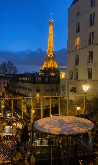 Tuesday's 'Take on the tower'...now that's a view! 📸@barthi75 #EiffelTower #Paris #France #Parisjetaime #takeonthetower