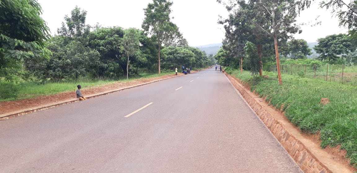 muhaziyacu's tweet photo. Abasiganwa mu babigize umwuga bahagurukiye Rugende barasoreza kuri sitade ya Rwinkwavu. Naho abakoresha amagare yabo asanzwe bita #Matabaro, batangiye kuzenguruka imirenge ikikije Pariki y'Akagera; nabo barasoreza kuri Sitade ya Rwinkwavu. @cyclingrwanda
#visitkayonza https://t.co/haVFnWAVAf