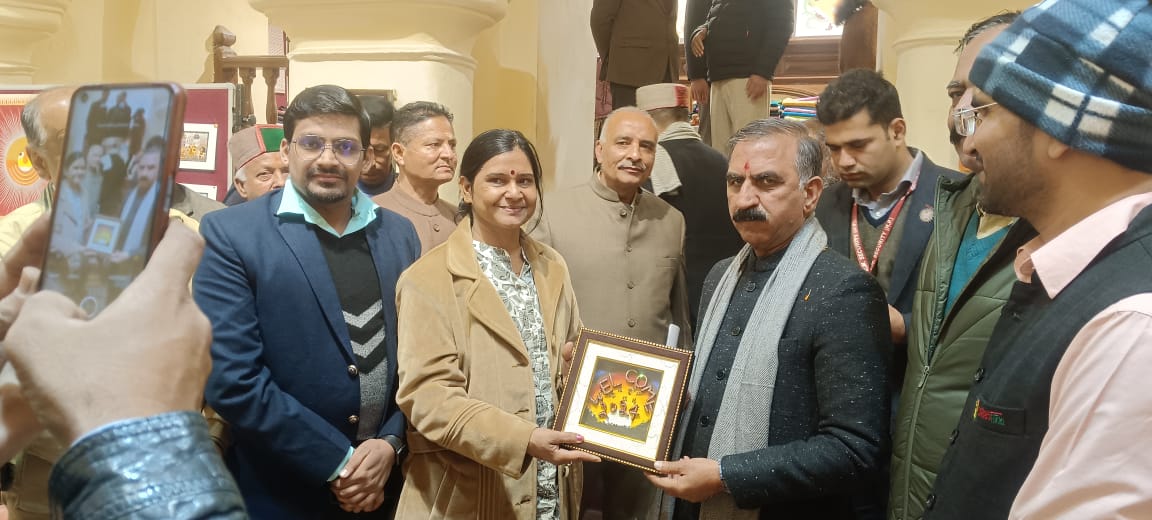 On 24th December 2023, Shri @SukhuSukhvinder, Hon'ble Chief Minister of Himachal Pradesh, visited #AadiChitra. #Vocal4Local #BuyTribal #Painting #HandMadePaintings