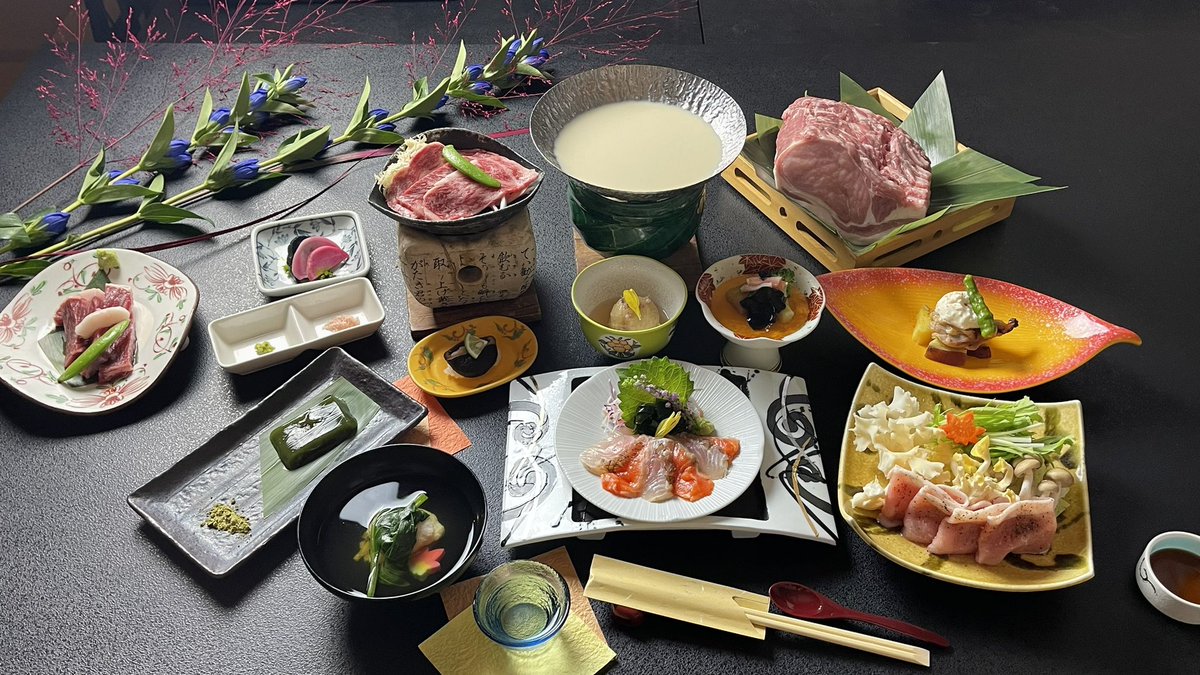 seikanso's tweet photo. 当館ではお刺身もお肉もお出ししております。

取引先の魚屋さんが四国から脂の乗った鯛を届けてくれます。

「色んなおいしいものを食べたい」というお客様のご希望を叶えるのが、旅館の会席料理の良さかと思います。

お疲れでしたらぜひ伊香保温泉へ♨️

群馬、地道に頑張ってます。 https://t.co/3AIFfF9xv4