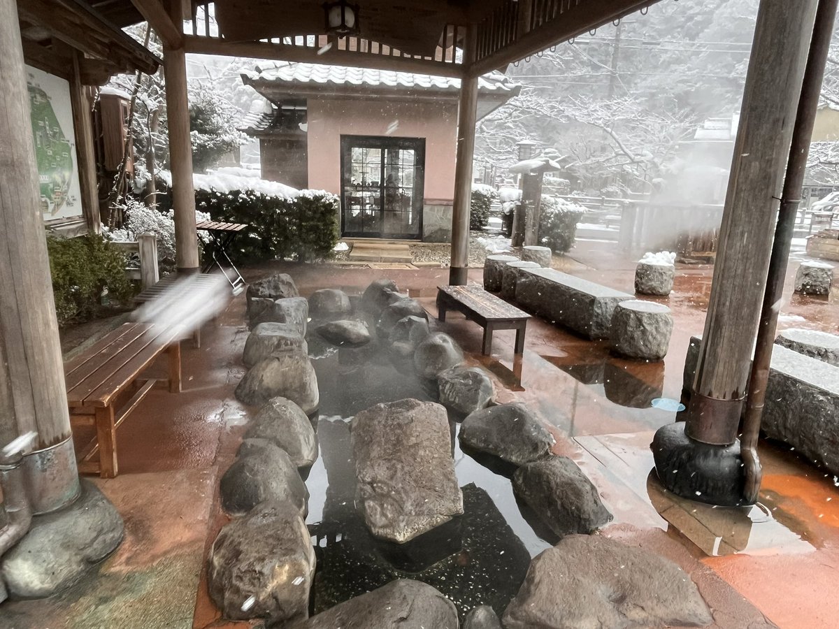 KinosakiOnsen's tweet photo. ／
ぷるぷるっ！とろとろ！
自分で作る温泉卵体験🥚 '-' 🥚
＼

城崎温泉駅から徒歩🚶‍♀️15分。

城崎ジェラ��トカフェChayaでは、自分で作る温泉卵体験が出来ます♨︎
温泉地で作る温泉卵の味は格別ですよ♥

近くに無料の足湯もあるので、是非ご利用ください✨♨️ https://t.co/eYHEtvxM7W