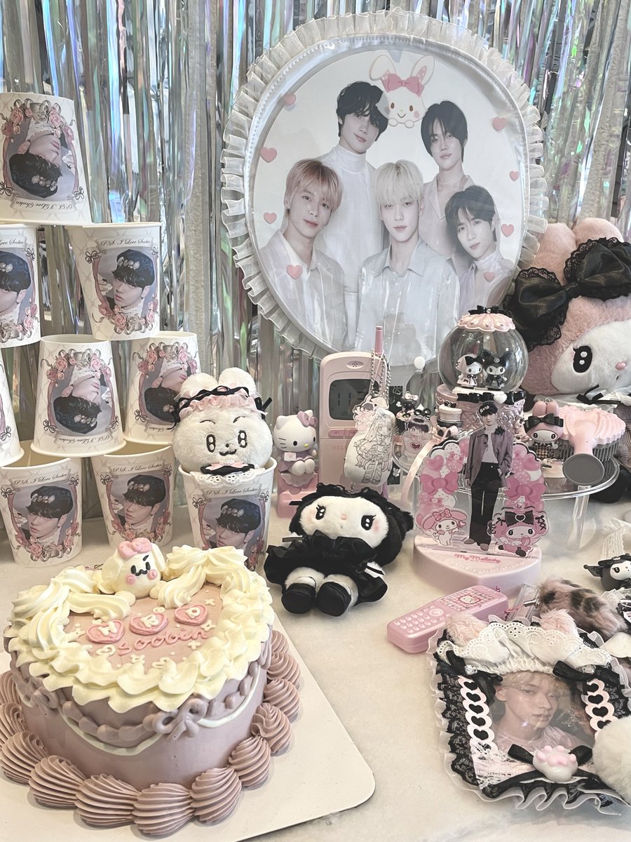 vleubynri's tweet photo. 𝘛𝘩𝘢𝘯𝘬 𝘺𝘰𝘶 𝘧𝘰𝘳 𝘵𝘩𝘪𝘴 𝒸𝓊𝓉𝒾𝑒 🎂🐰 .ᐟ

:¨·.·¨:                              
 `·.  @94Cakery 🎀 https://t.co/bMeNFtKtnT