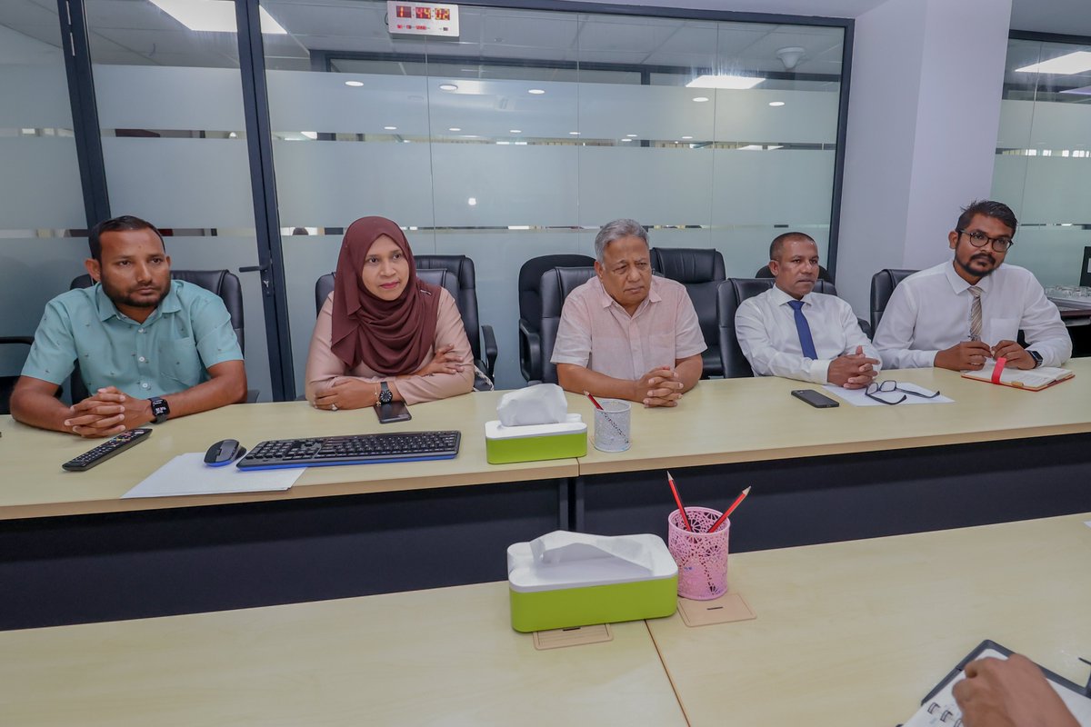 MoYSF_mv's tweet photo. This morning Minister Abdulla Rafiu met with members of B.Eydhafushi Council and discussed about the projects &amp; Issues related to sports in B.Eydhafushi.

In this meeting MP for B.Eydhafushi constituency Ahmed Saleem also participated. https://t.co/hXJlVRlkzq
