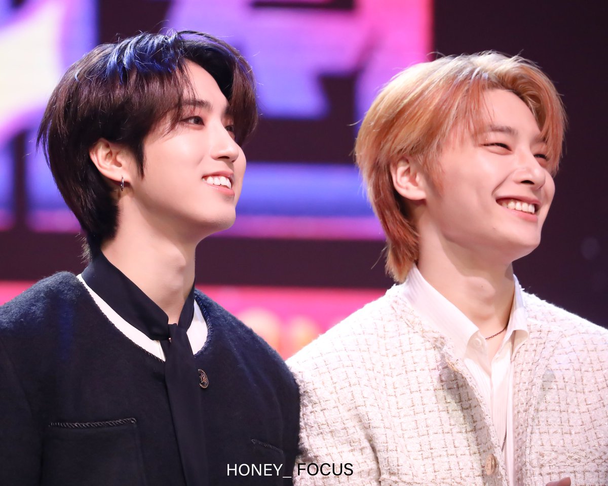 231225 SBS가요대전 레드카펫

뽀뽀즈

#스트레이키즈 #StrayKids 
#한지성 #HAN