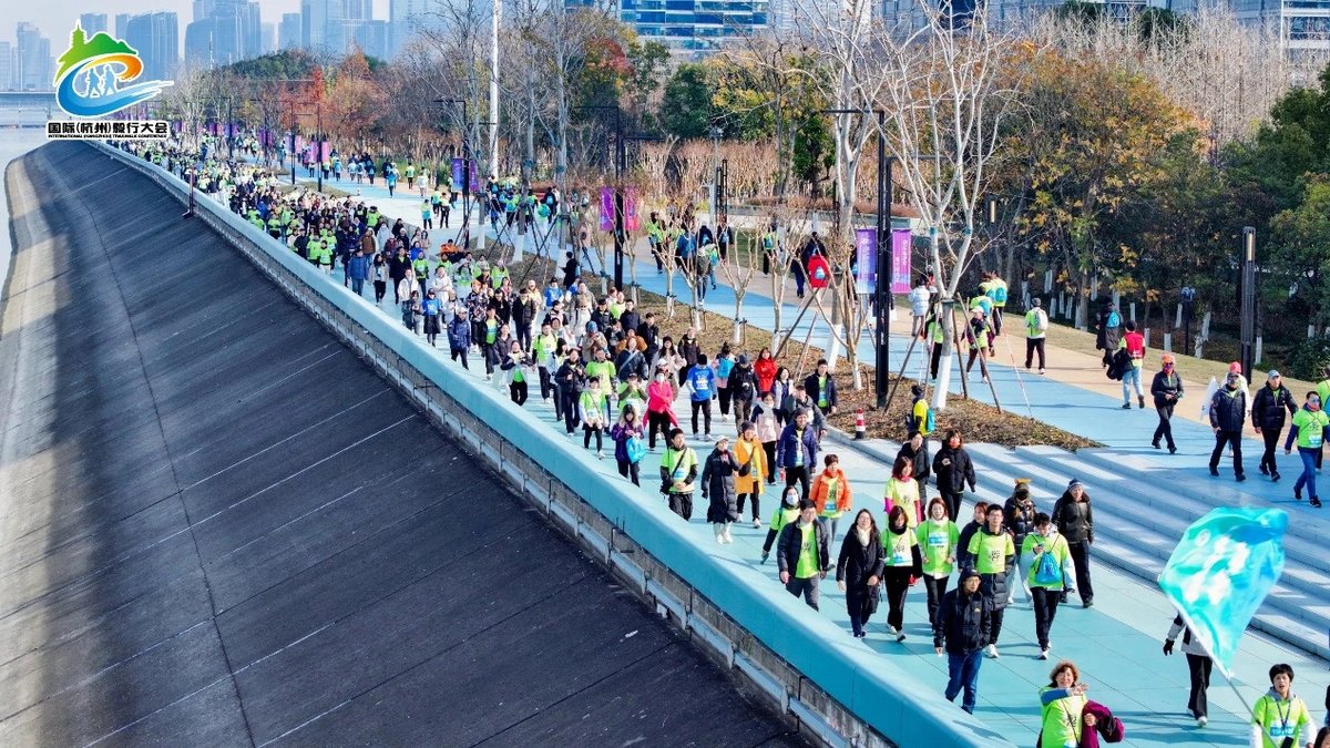 hangzhoufeel's tweet image. 🥳The 2023 International (Hangzhou) #Trailwalk kicked off with an awe-inspiring display of enthusiasm🔥 on Dec 23. A staggering ten thousand participants🚶 traversed the beautiful city of #Hangzhou during the event. #WhatsOnHangzhou