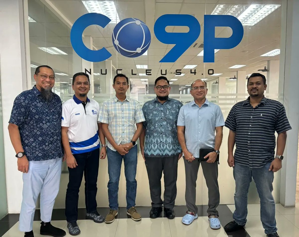 mtdcmalaysia's tweet image. On 21 December, MTDC Co9P® was honoured to receive a visit from MySpatial Sdn Bhd. to Co9P® to discuss collaboration plans to further expand the company’s offerings.  

The company specialises in drone and geospatial technology, ICT, and R&amp;amp;D.

#MTDCMALAYSIA #MOSTI #Co9P