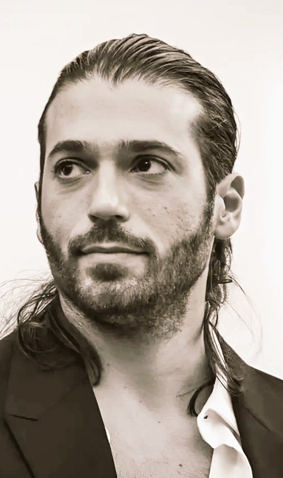 "Borro más de lo que escribo, siento más de lo que digo y pienso más de lo que olvido." 
Sí soy!...
Buen día, bellezas!♥️
#CanYaman