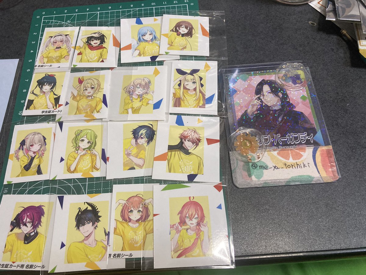 me_ya_torihiki's tweet photo. 【交換】にじフェス2023 にじさんじフェス
学生証シール 

(譲)イエロー・オレンジ 画像1・2のもの

(求)画像3のもの

ライバー事に個別交換となります。
コレカとまとめて交換を優先させて頂きます。
検索からもお気軽にお声がけください！ https://t.co/QxSkRBGjPf