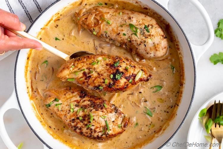 Caramelized Onion Cream Sauce with Chicken
👉chefdehome.com/recipes/970/ca…

A quick and creamy caramelized onion sauce paired with spiced chicken breast – a flavor explosion in just 35 mins! 🍲✨ #DeliciousDinner #QuickRecipe