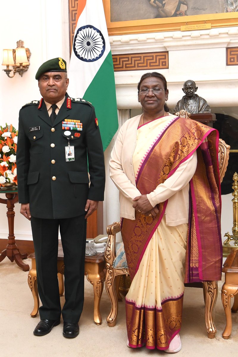 trk_media's tweet image. Chief of the Army Staff, General Manoj Pande called on President Droupadi Murmu at Rashtrapati Bhavan.

#Pandey #poonch #Rajouri