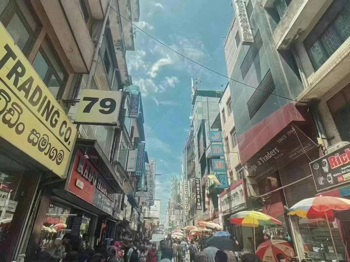 Asiayige's tweet photo. 斯里兰卡其实并没有想象中的危险

这的人都很友好 很淳朴

风景呢是真不错

但是相对来说物资也是真匮乏

没欧洲那么乱 相对比之下这边安全很多✌️ https://t.co/8SCdeBddxM