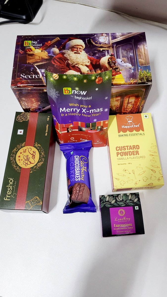 thefierycoder's tweet image. Thank you @bigbasket_com for sending these gifts along with my order!
#MerryChristmas #HappyNewYear2024