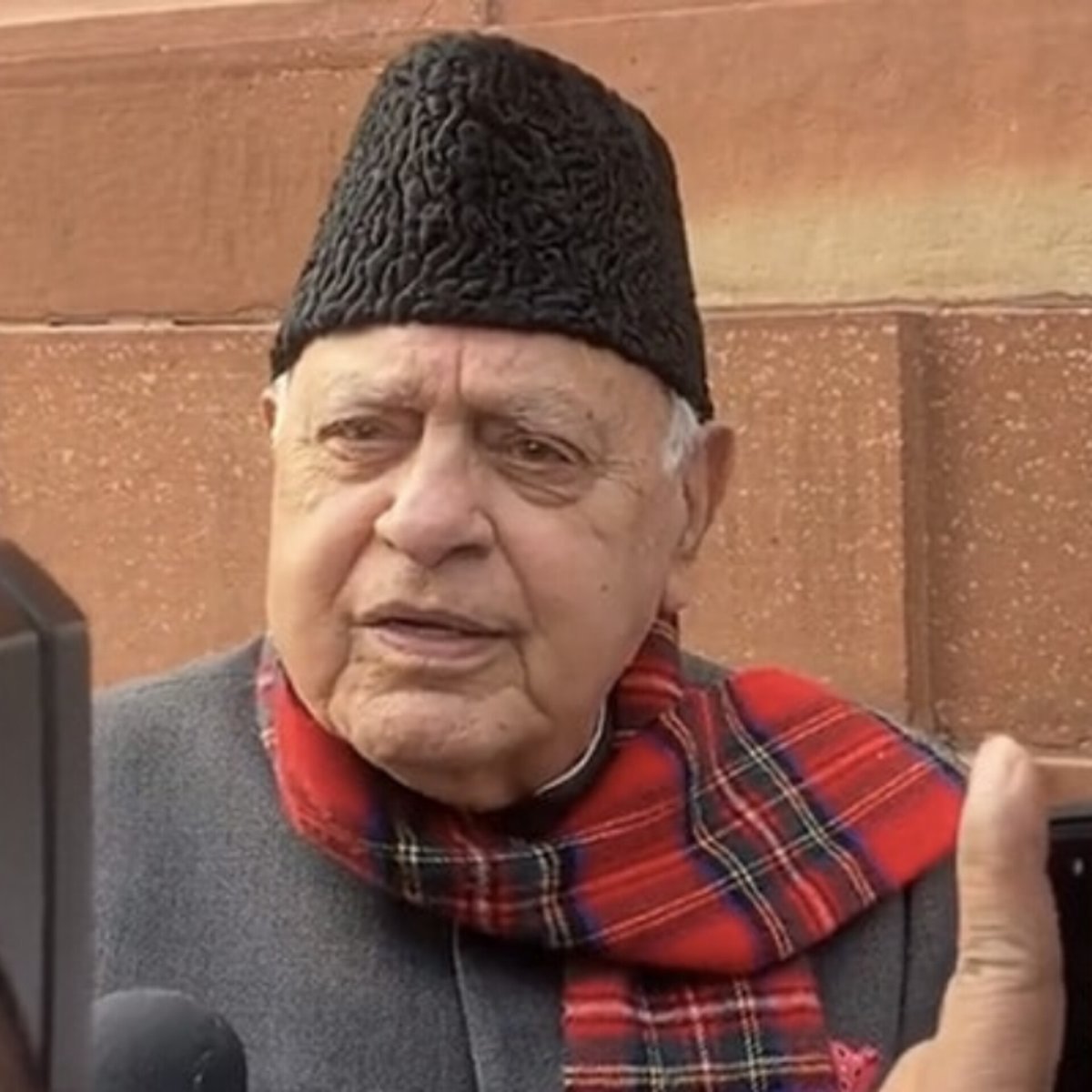 shorts_91's tweet image. #NationalConference leader Farooq Abdullah warns of grave consequences without India-Pak talks: 'Same Fate as Gaza.' Urgent call for dialogue to prevent tragedy.

Read more on shorts91.com/category/polit…

#IndiaPakistanTalks #FarooqAbdullah #JammuKashmir