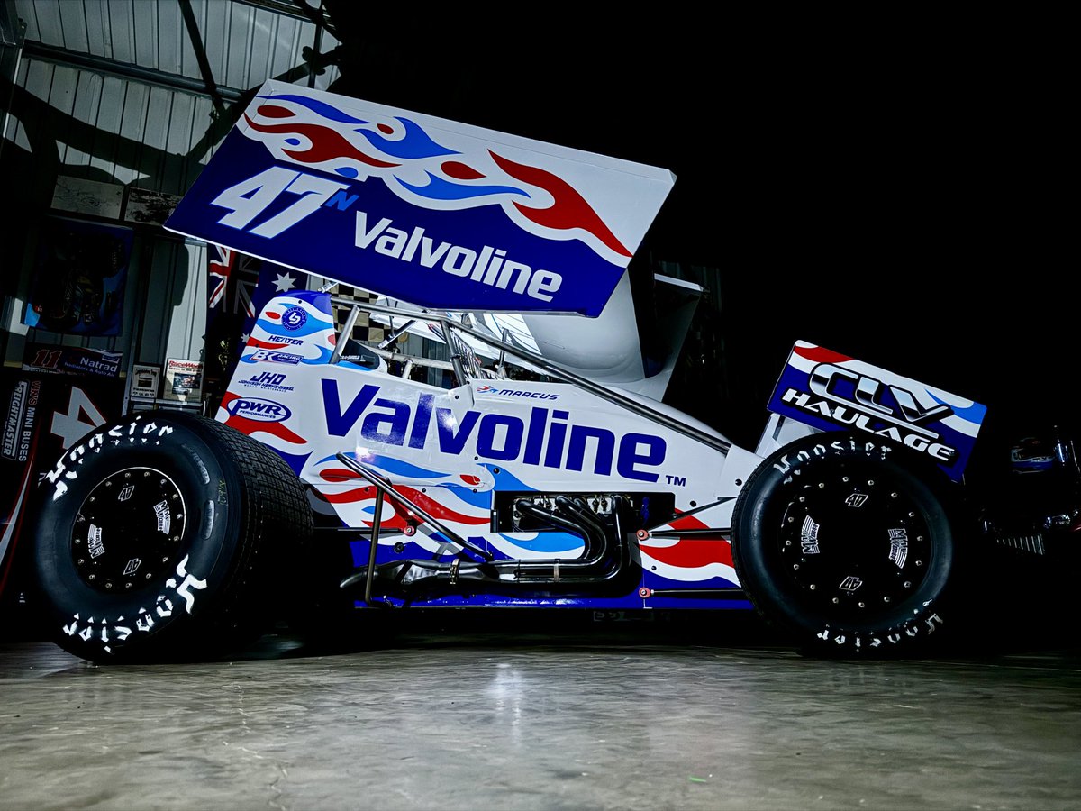 WadeAunger's tweet photo. Marcus Dumesny has knocked it out of the park with the ⁦@Valvoline⁩ #47 Maxim tributing Dad Max’s 2003/04 warpaint - 20 years since Max scored his last Warrnambool Classic win. Killer job to Marcus, Mouse and everyone associated with this badass hot rod. https://t.co/fwHHcgOb7E