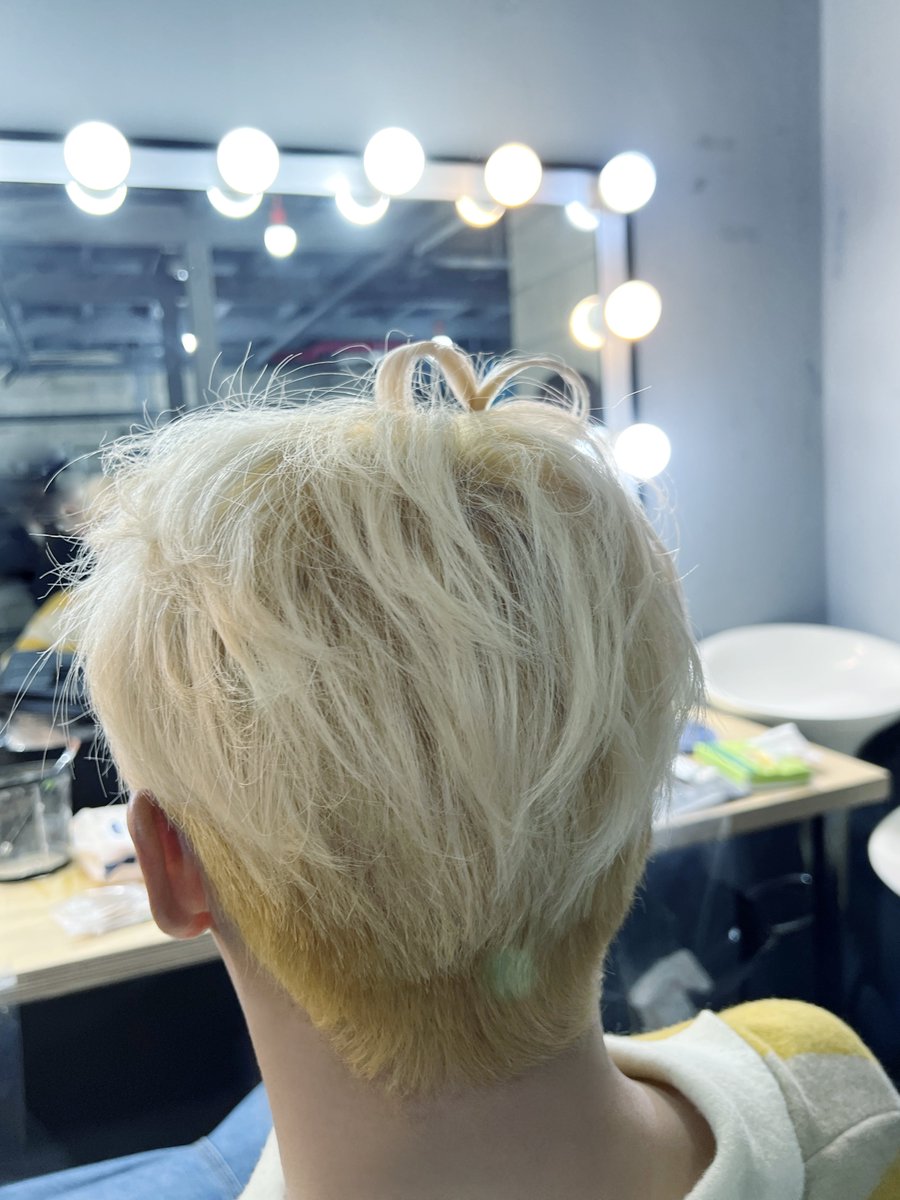 💛
  
#KIMJUNSU #XIA #ジュンス #金俊秀
#JUNSU_dessertcafe #XIA2OthAnniversary