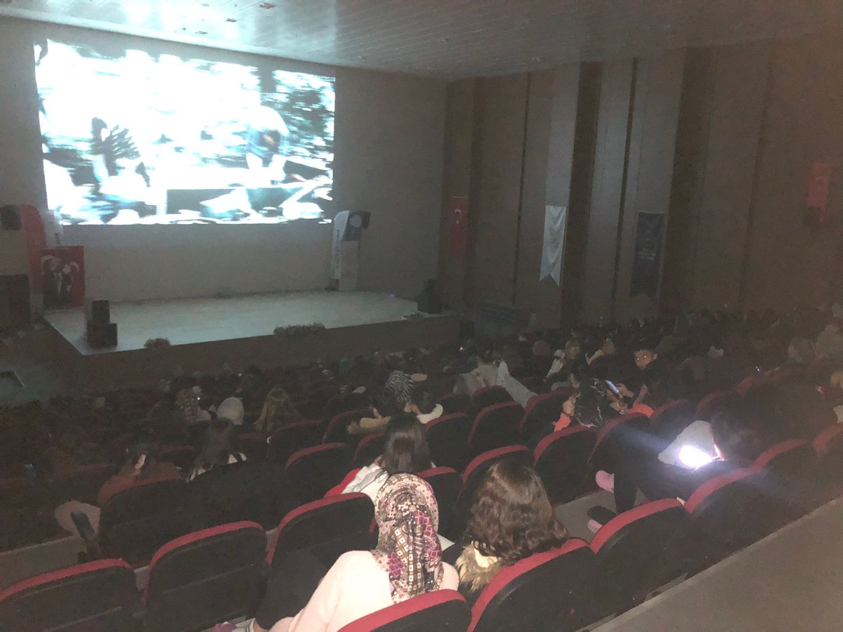 gamze6464's tweet photo. Öğrencilerimizle bir film gecesinde daha buluştuk. Pamukkale yurdu iyi seyirler diler!
@omer_ilman @vildanbasbug @GSB_Denizli @Denizli_KYGM https://t.co/kyUh6LbBnx