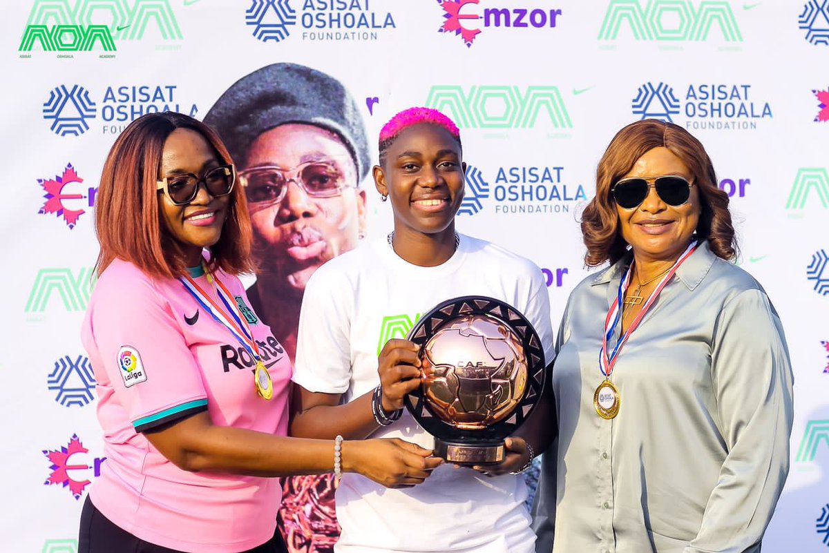 Superfalconshow's tweet photo. Pictures From The Record-Breaking Homecoming Bash For Asisat Oshoala. @AsisatOshoala 

#TheMTNSuperFalconsShow #ThisIsNaija #WhereFootballLives. https://t.co/R1uW7ExGbK