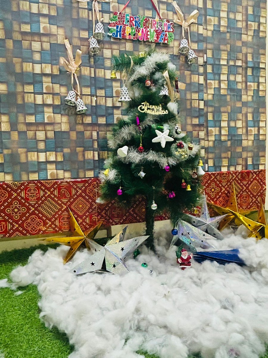 Alp_Corporate's tweet photo. Here's a glimpse of our magical #Christmas #celebration at work!🎄✨
With twinkling lights and heartfelt moments, our workspace was transformed into a winter wonderland. Wishing everyone a #MerryChristmas filled with continued success and teamwork!
#OfficeFun #TeamCheer https://t.co/TfajDlR63Y