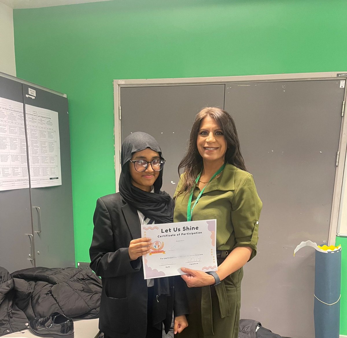 A huge well done to Rozina, leading on the Let Us Shine project at Holte School in Birmingham. A full 10 week programme finished with their year 9 girls and the students certainly done us proud.🙌🏿👏🏿  Theres no stopping you from here girls!🚀 @Holte_School @Holte_t