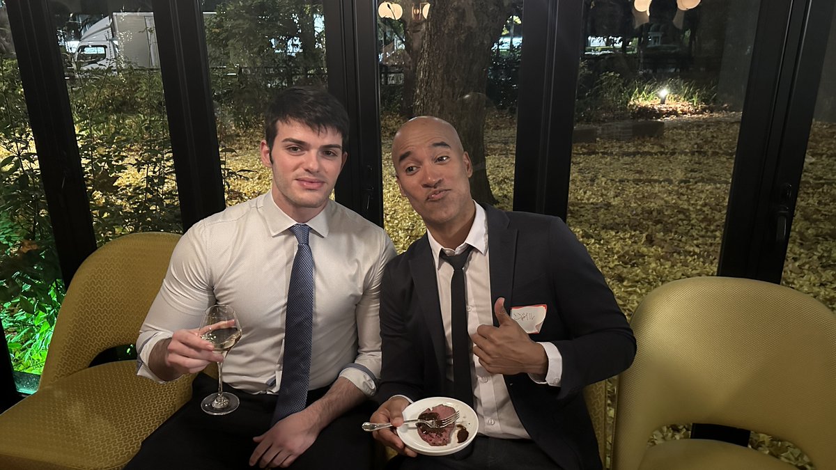 FastlyJapan's tweet image. 12月13日に日比谷パレスでFastly Japanのホリデーパーティーを開催しました🎉

今年就任したカントリー・マネージャーの今野 芳弘がサンタクロースに🎅🎄

素敵な会場と美味しい食事で楽しく盛り上がり、笑顔が溢れる最高の時間を過ごしました☺️
#LifeAtFastly