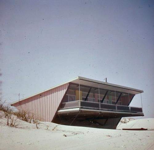 areasvellas's tweet photo. Galveston, Texas from American Life, 1952-64
#architecture #arquitectura https://t.co/6zTVP9GcKC