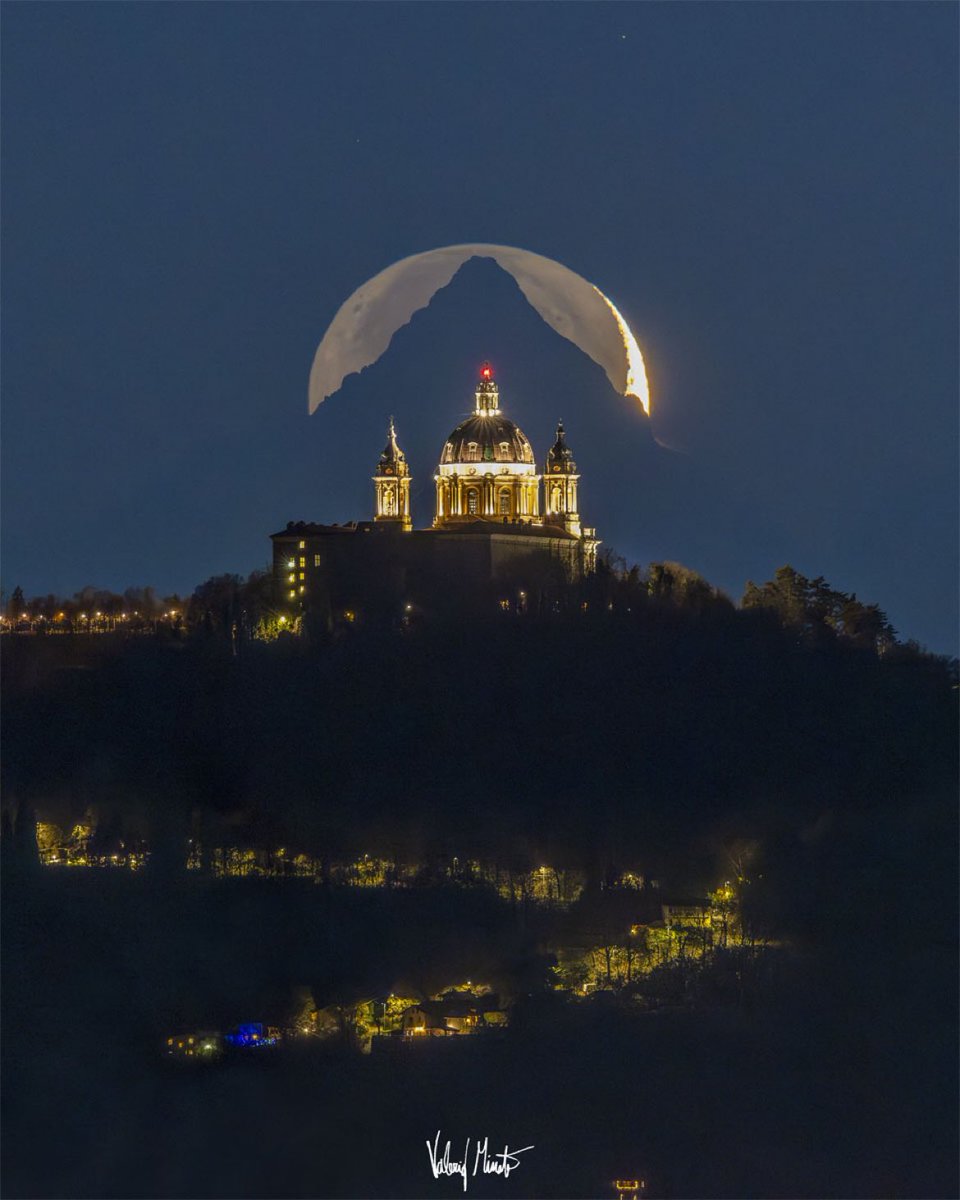 himmi78's tweet image. Shots like this amazing triple-alignment require planning. Taken in Piemonte, Italy by Photographer Valerio Minato, the cathedral in the foreground is the Basilica of Superga, the mountain in the middle is Mount Monviso, and, well, you know the moon is in the background. Here,…