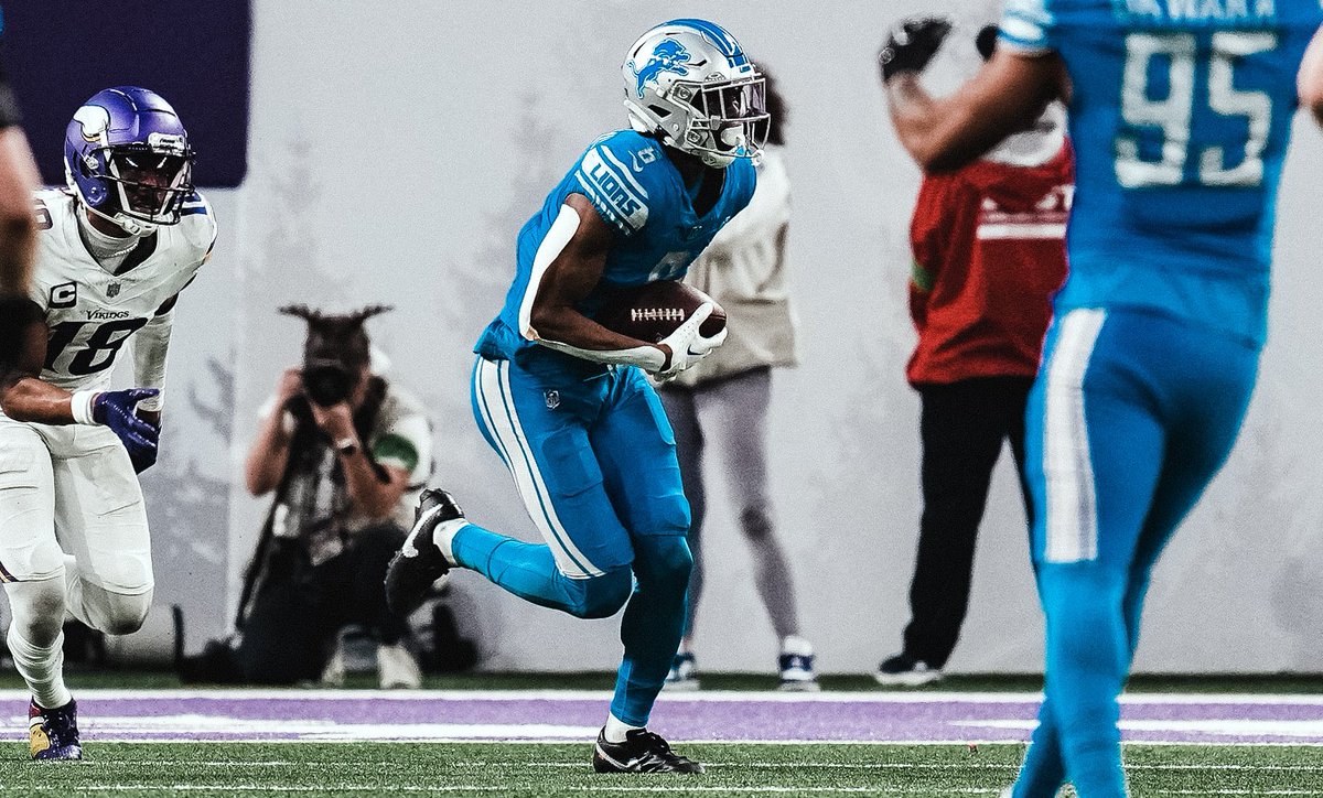 .@Lions S @Ifeatu_Mel is the first defensive back in franchise history to produce a game with 2.0 sacks and 1 INT. He is the only DB in the #NFL since at least 1999 to accumulate 4 PDs, 3.0 sacks and 1 INT in a two-game span. #OnePride