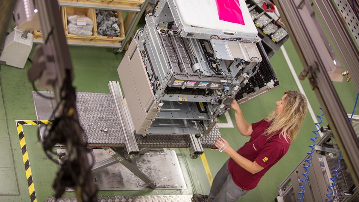 Oxfam Intermón se suma a las organizaciones  que cuentan con los equipos refabricados de Canon para sus procesos de  impresión. Una alianza reforzada para un futuro mejor. canon.sm/3NBJHIw