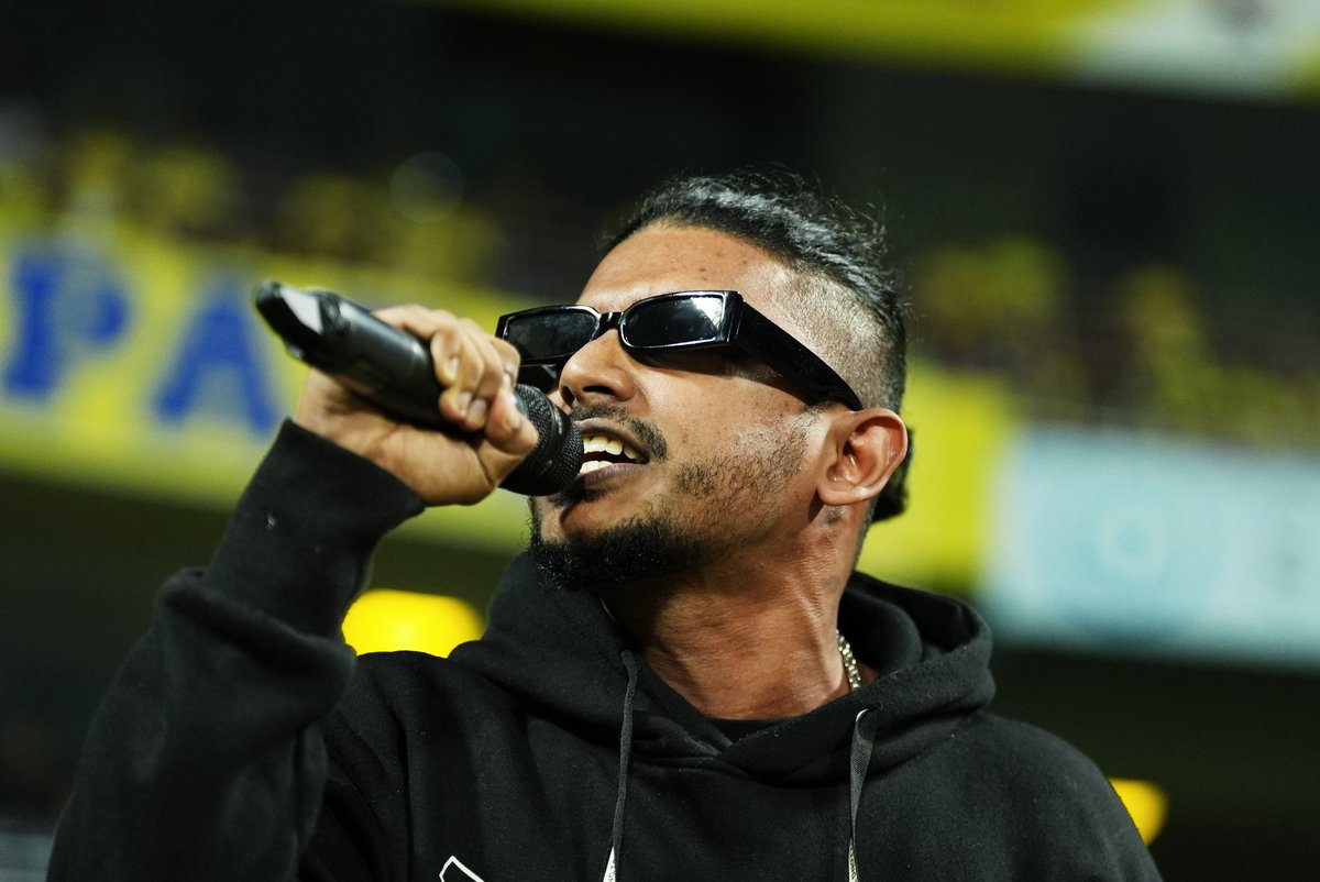 rakzradiant's tweet photo. Creating waves across a stadium of 40,000+ is not easy. A Kerala Blasters victory was everything we wanted for Christmas. The fan energy out there was overwhelming every passing moment. 🎄🤯

We have big things coming, Rakztans. Stay tuned. 💛⚡

#RakzRadiant #KeralaBlasters https://t.co/a7v9MV3YCe