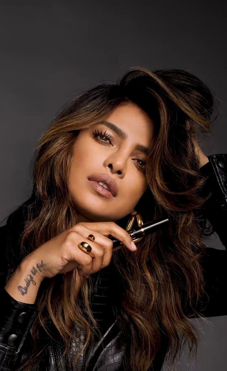 TKsevgilim's tweet image. Priyanka Chopra #MaxFactor