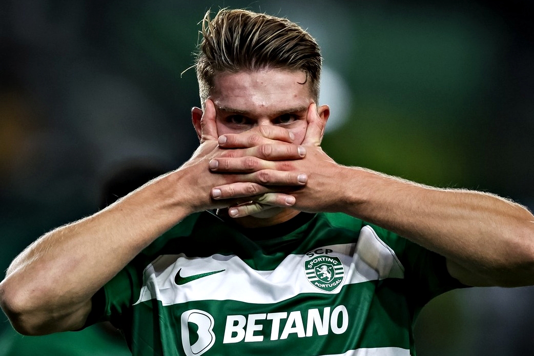 Gyökeres: "Posso prometer aos adeptos do Sporting que fico até final da época, é aqui que quero ficar. Mesmo que alguém avance com os 100 milhões da cláusula. [...] Posso dizer que sinto que já amo o Sporting." (<a href="/Record_Portugal/">Record</a>)