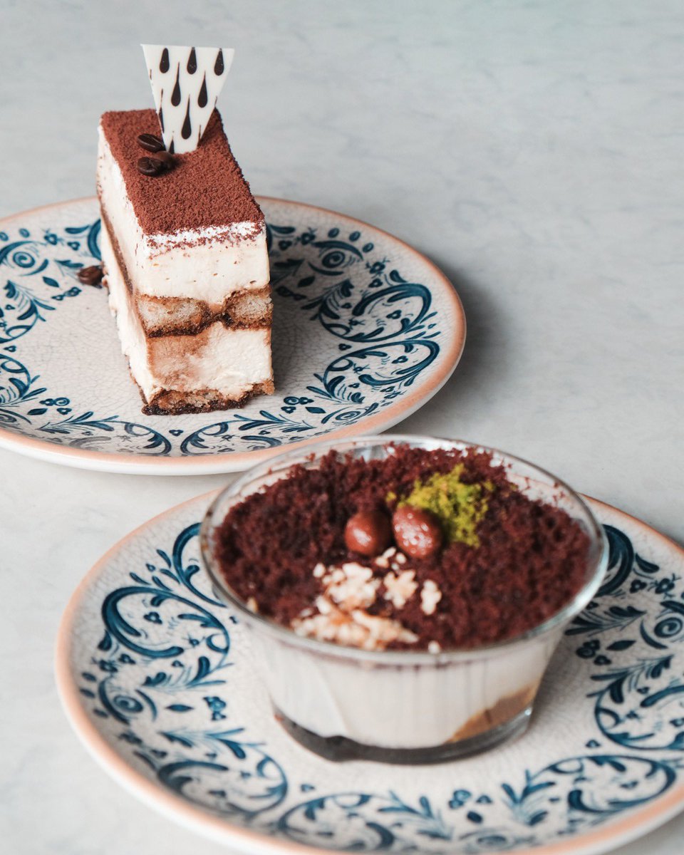 Kase Tiramisu 🍽️ Dilim Tiramisu 
Daha önce kase tiramisu denediniz mi? 

Eğer muhallebinin yoğunluğunu seviyorsanız mutlaka denemelisiniz. 😎😋

Gurme Tatlar 🍴
📍Atlantis Avm  📞 0312 257 07 40
📍Kaşmir Center📞0312 257 04 40
📍Çayyolu Şube 📞0312 257 06 40