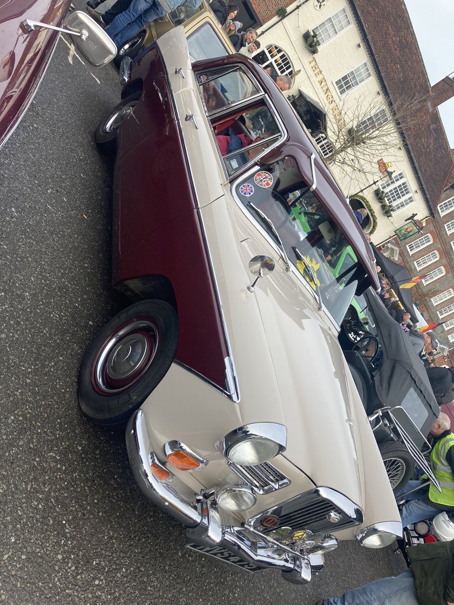 classiccarguru1's tweet photo. #WickhamSquare https://t.co/CAMDpQ30nu
