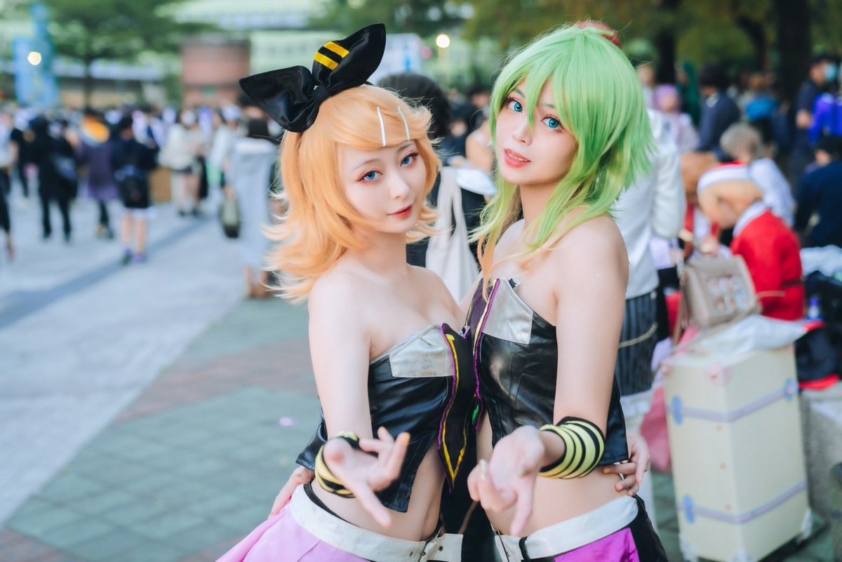 ArexiaWang's tweet photo. 我是笨蛋我又忘記發這裡了😨
CWT的速報～

《Luvoratorrrrry！》
Vocaloid  Rin / @lanliin0619 
Megpoid  Gumi / @ArexiaWang 
📸 / 小天

 #vocaloid #vocaloidcosplay #vocaloidgumi #gumi #gumimegpoidcosplay #megpoidgumi #コスプレ #コスプレイヤーさんと繋がりたい #KagamineRin #鏡音リン https://t.co/I8FixCd93g