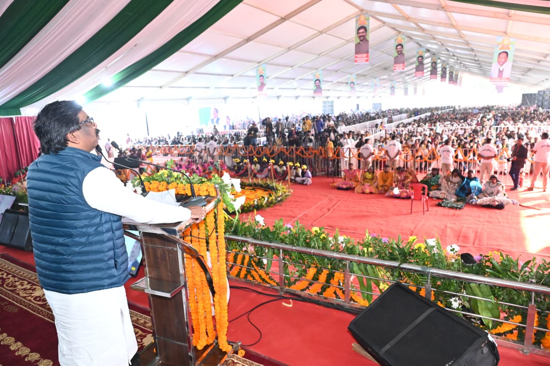 8 लाख गरीबों को 3 कमरों का दिया जाएगा मकान, चतरा में CM हेमंत सोरेन ने … - 8 lakh poor will be given 3 room houses, CM Hemant Soren in Chatra…