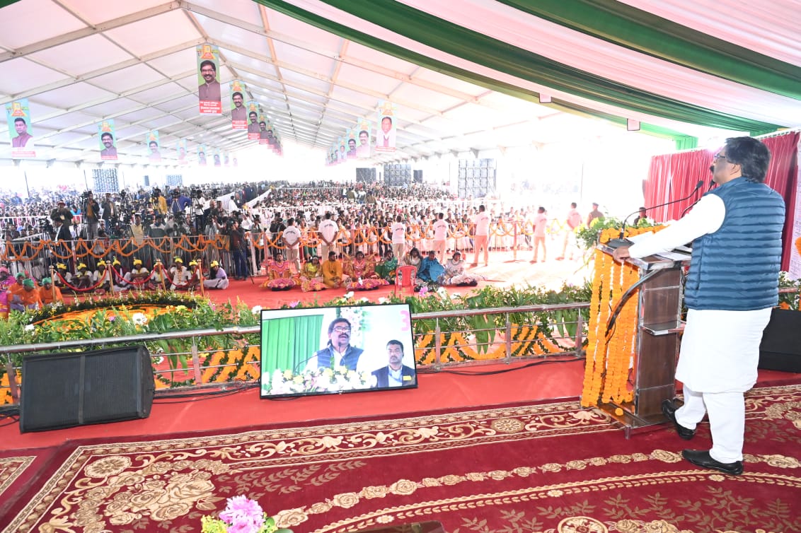 8 लाख गरीबों को 3 कमरों का दिया जाएगा मकान, चतरा में CM हेमंत सोरेन ने … - 8 lakh poor will be given 3 room houses, CM Hemant Soren in Chatra…