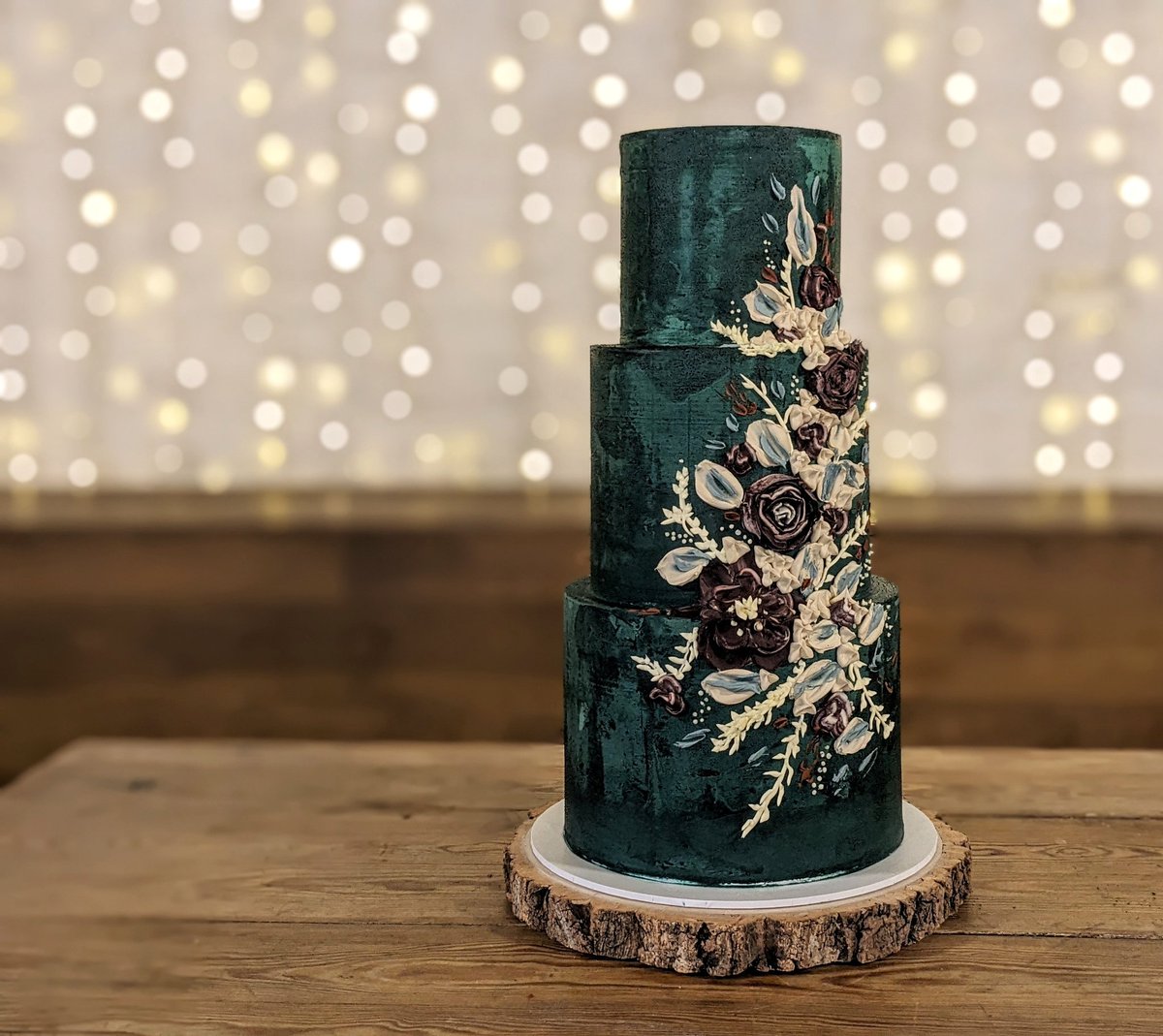 Second to last wedding cake of the year. #buttercreamart #eastriddlesdenhall #yorkshirewedding