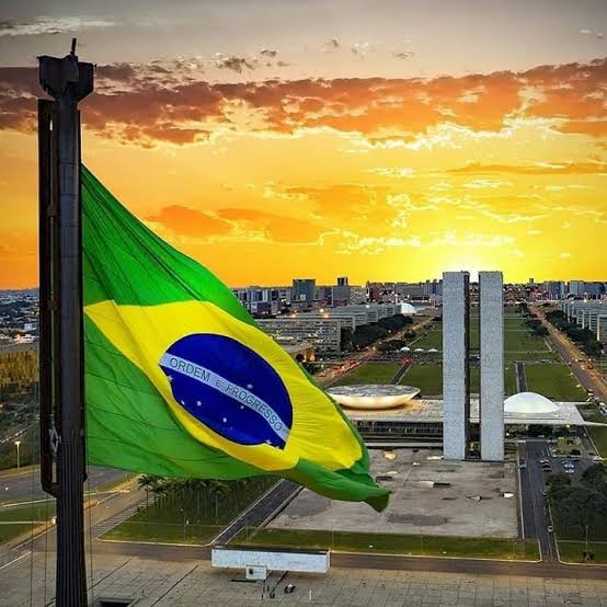 Faremos hoje, às 10h, no Centro Integrado de Operações de Brasília - CIOB, da SSP/DF, a primeira reunião com os chefes da segurança dos 3 poderes envolvidos no ato que será realizado no plenário do Senado Federal no dia 8 de janeiro. Será um momento de celebração da democracia.