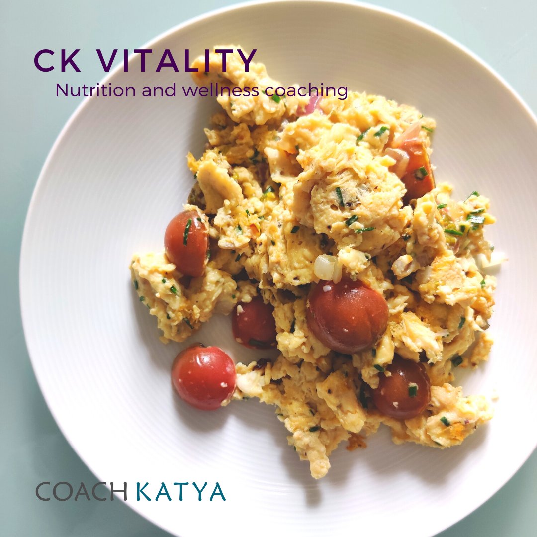 Scrambled eggs with garden cherry tomatoes & garden chives. 

#thisiswhatieat #foodie #eggs #easymeals #nutrition #coaching  #habits #healthyliving #healthylifestyle #eatbetter