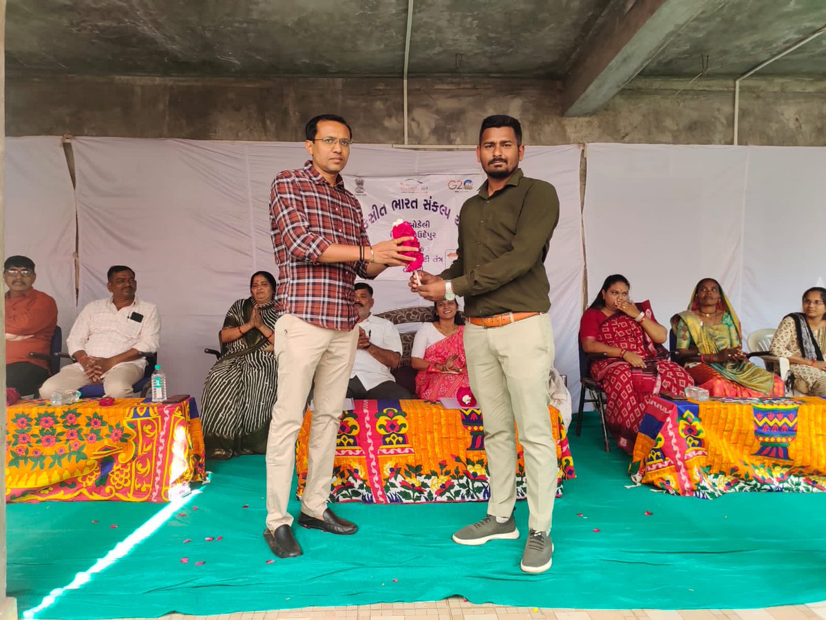 આજ રોજ કડાછલા ગામે વિકસિત ભારત સંકલ્પ યાત્રા યોજાઈ.જેમાં જેતપુર પાવી વિધાનસભાના ધારાસભ્ય જયંતિભાઇ રાઠવા સાહેબશ્રી તેમજ છોટાઉદેપુર જિલ્લાપંચાયત પ્રમુખશ્રી મલકાબેન પટેલ ઉપસ્થિત રહ્યા.જેમાં ગામલોકોને વિવિધ યોજનાકીય માહિતી આપવામાં આવી.
<a href="/DDOCUdepur/">DDO Chhotaudepur</a> 
<a href="/Bodeli_TcmUnion/">બોડેલી તાલુકા તલાટી કમ મંત્રી મંડળ</a> 
<a href="/tcmchhotaudepur/">છોટાઉદેપુર જિલ્લા તલાટી કમ મંત્રી મંડળ</a>