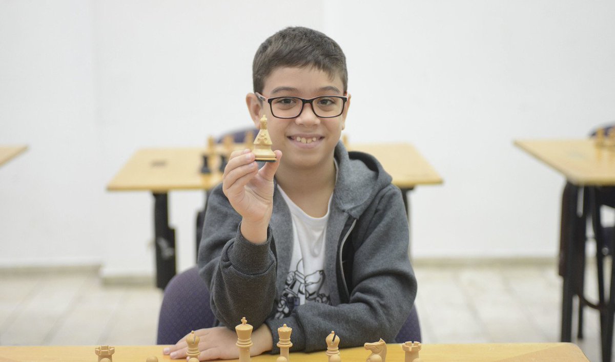 ♟️El Argentino Faustino Oro, con sólo 10 años, juega su primer mundial de ajedrez absoluto. Todo el apoyo del mundo hispanohablante para este genio que se va a enfrentar a los mejores jugadores del mundo. 🇦🇷🇦🇷 #Argentina #VamosFausti #Ajedrez