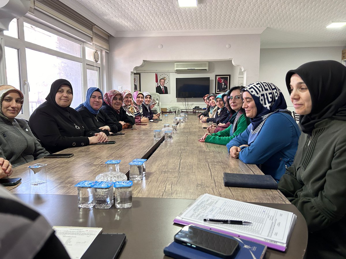 Haftalık olağan yönetim kurulu toplantımızı İl Koordinatörümüz Sn @Sibelben9 başkanımızın  katılımıyla gerçekleştirdik.
'Hayırlara vesile olsun. '

@aysekesir 
@hatice_cakmak_