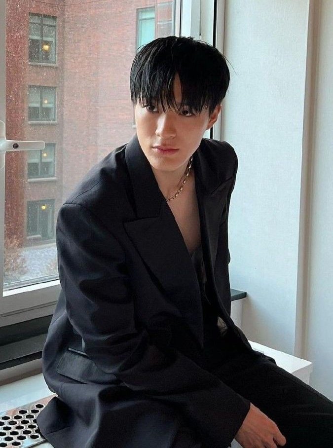 ssoptify's tweet image. him