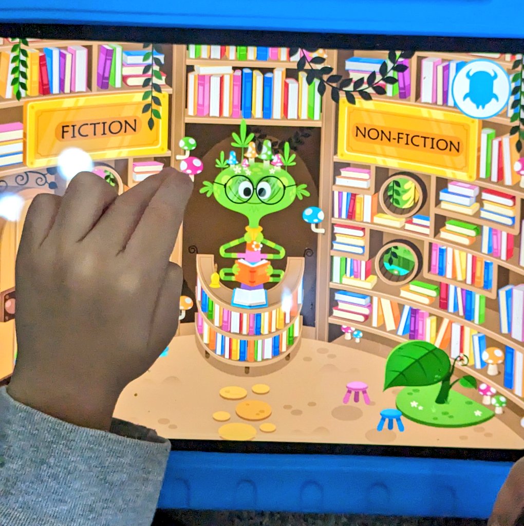 louippi_chiiku's tweet image. 発熱中5歳息子😭

自宅療養中今一番やってるアプリがこれ！
【Teach Monster: Reading for Fun】

70 冊以上の素晴らしい無料電子ブックが搭載されていて、課題をこなしながら自分の本棚に本を入れていく、読書のためのゲーム。
どうぶつの森みたいʕ•ӫ̫͡•ʔ！
これ無料なの。
DL先は↓
#おうち英語