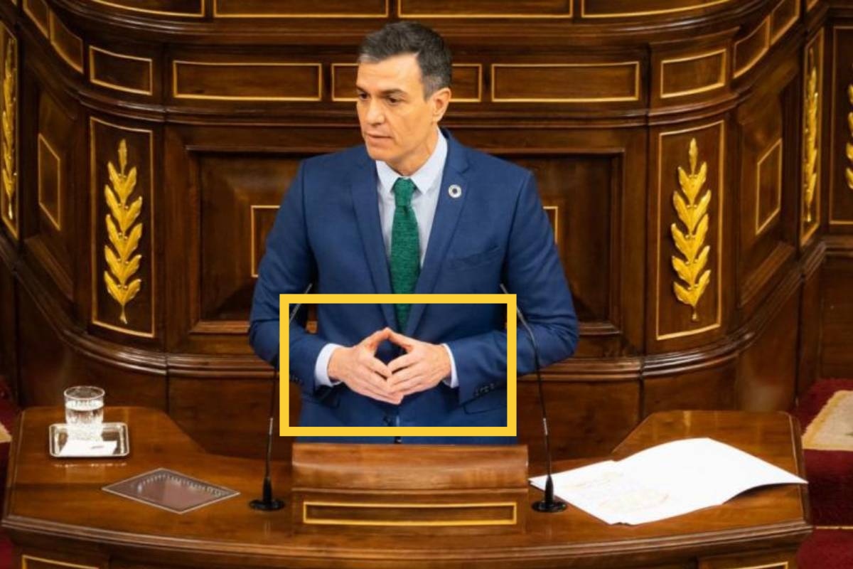 OVNIS_UFOs's tweet photo. @CurroJi08241240 @danterec Aprende a mirar las manos, las manos hablan , son un #BigClub hermanos de 🐍#Culto , te quieren dividido y ellos acuerdan en el templo , la masonería es un culto de cobertura de organizaciones secretas superiores , como los 🐍#iluminatis https://t.co/r55xVbPNoz