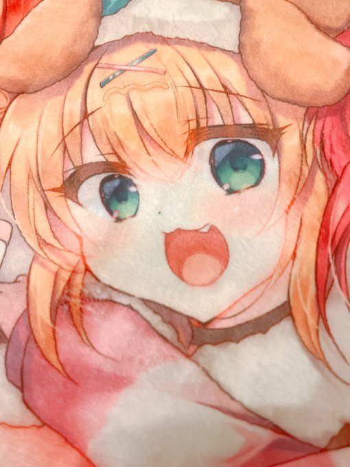 サンプル届いたけどめちゃくちゃによいです😭😭😭😭発色いいしもっっっふもふ!!!!!!! 