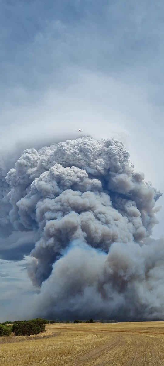 pc602's tweet image. Fire bombers look tiny against the demon they were fighting.