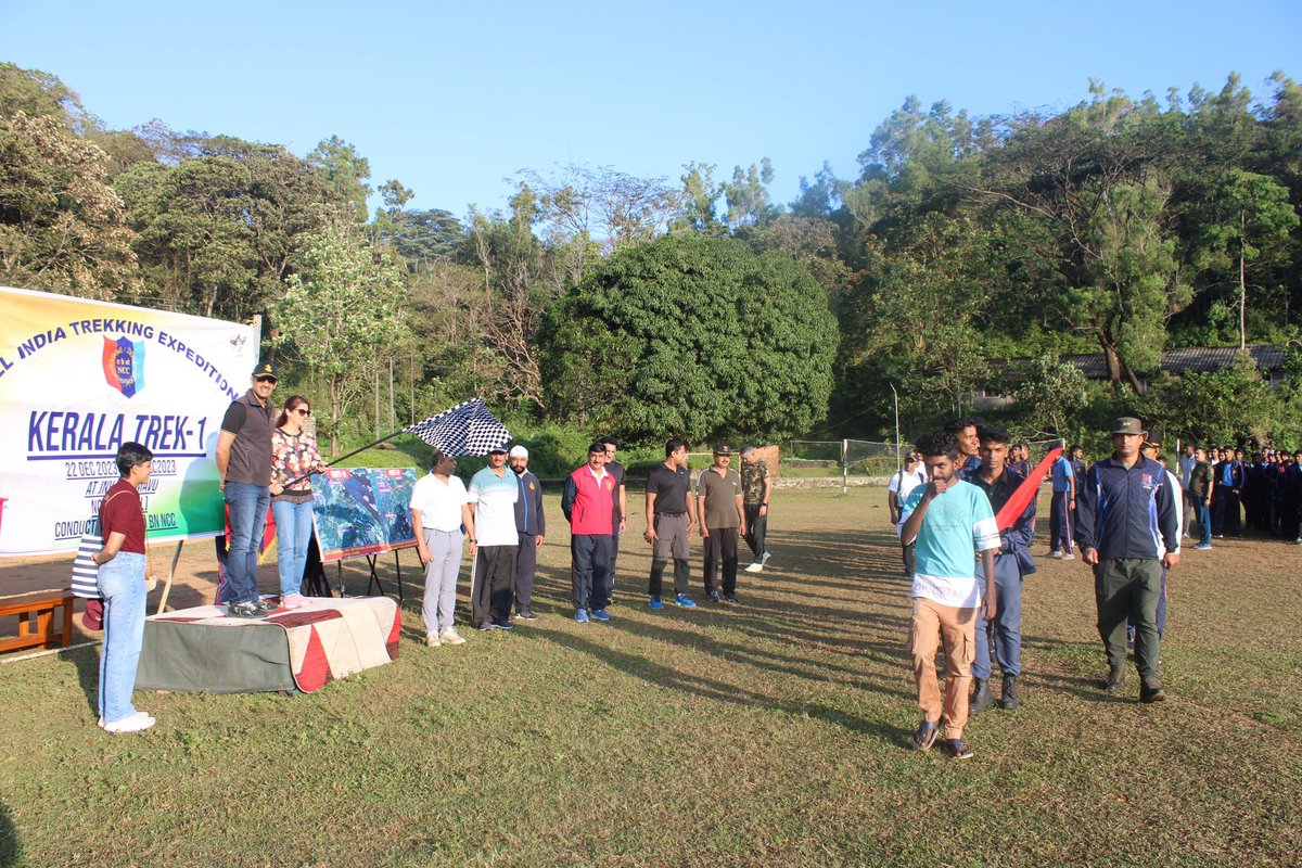 NCC_KER_LAK_DTE's tweet photo. *KERALA 1 TREK:* Flagging Off Ceremony* .  ADG flagged off day 3 of the trek A byte to the media was also given as regards the
importance of the trek by theADG.Therafter ADG alongwith Mrs Mangat joined the trek with cadets motivating and encouraging them on the way. https://t.co/KLNoGexsYc