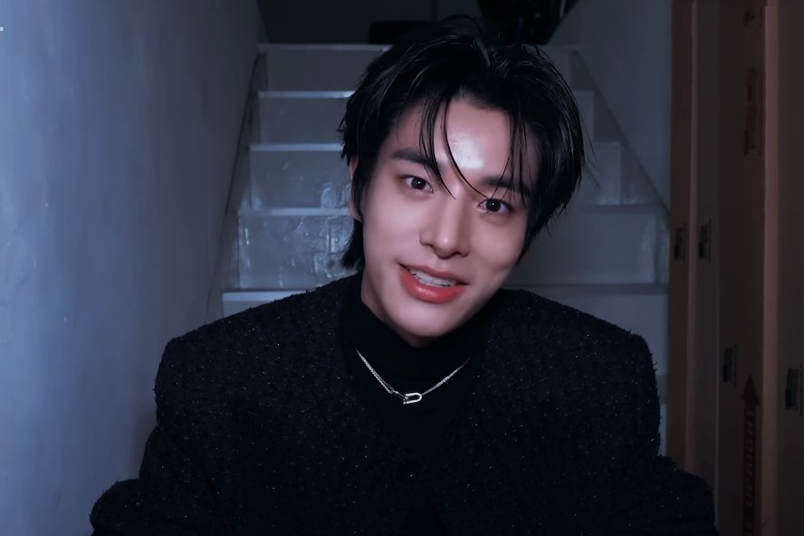 1115gallery's tweet image. Jake with this hairstyle is so Jeong Gu Won from My Demon 🖤 #ENHYPEN_JAKE