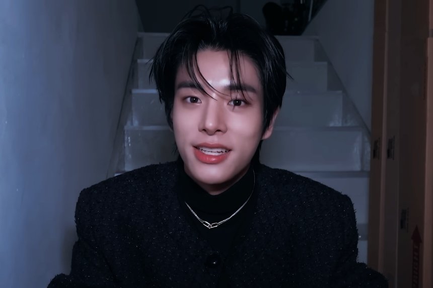 1115gallery's tweet image. Jake with this hairstyle is so Jeong Gu Won from My Demon 🖤 #ENHYPEN_JAKE